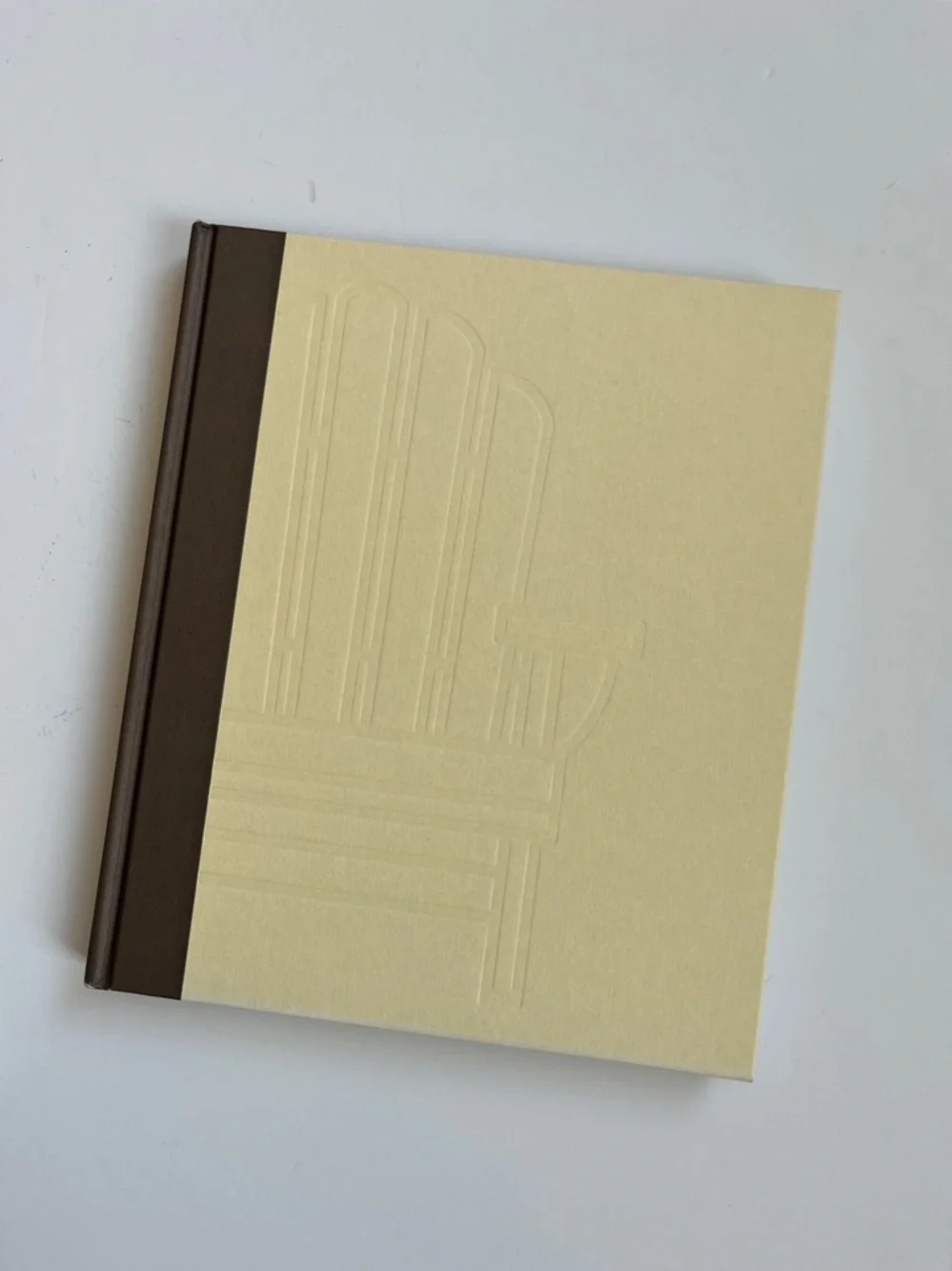 POTTERY BARN OUTDOOR SPACES COFFEE TABLE BOOK